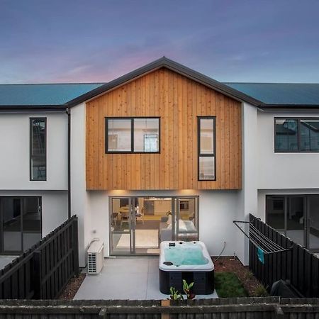 Ferienwohnung Stylish Townhouse With Hot Tub Christchurch Exterior foto
