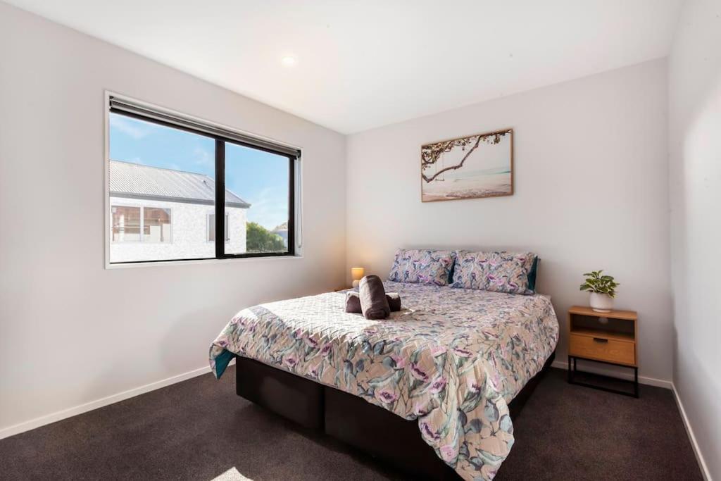 Ferienwohnung Stylish Townhouse With Hot Tub Christchurch Exterior foto