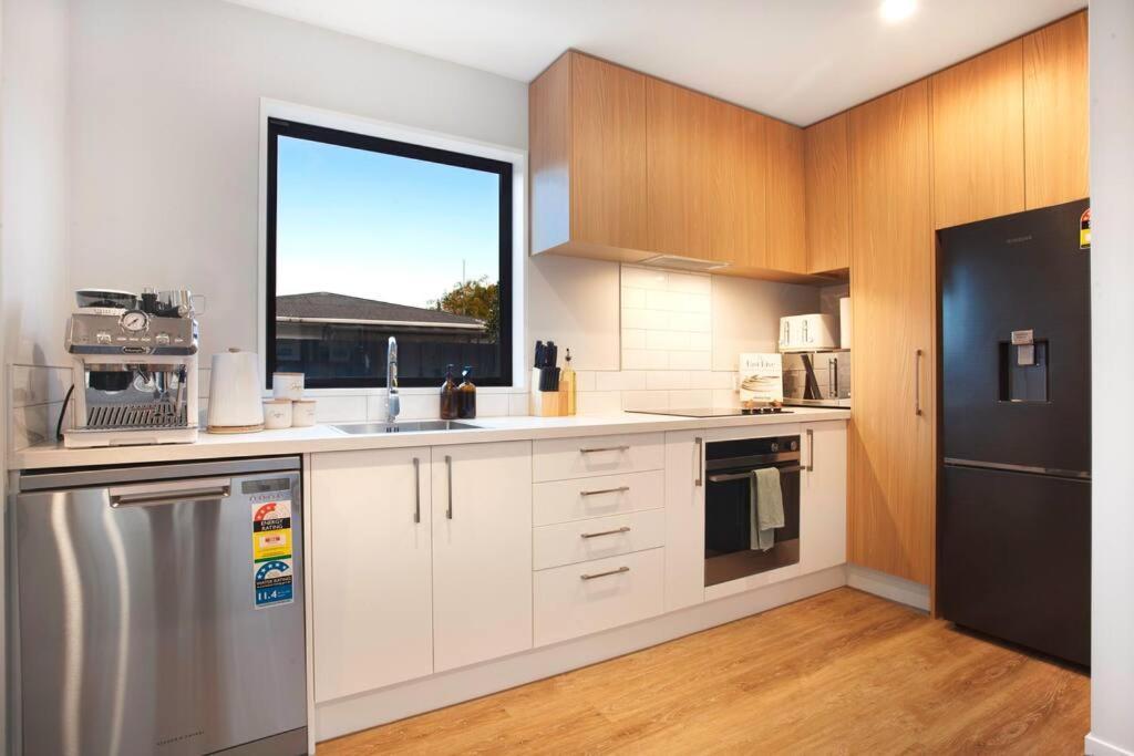 Ferienwohnung Stylish Townhouse With Hot Tub Christchurch Exterior foto