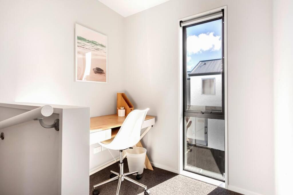 Ferienwohnung Stylish Townhouse With Hot Tub Christchurch Exterior foto